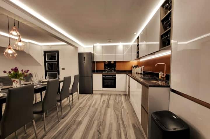 Modern kitchen with dining area